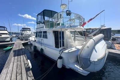 Mainship 390 Trawler 2
