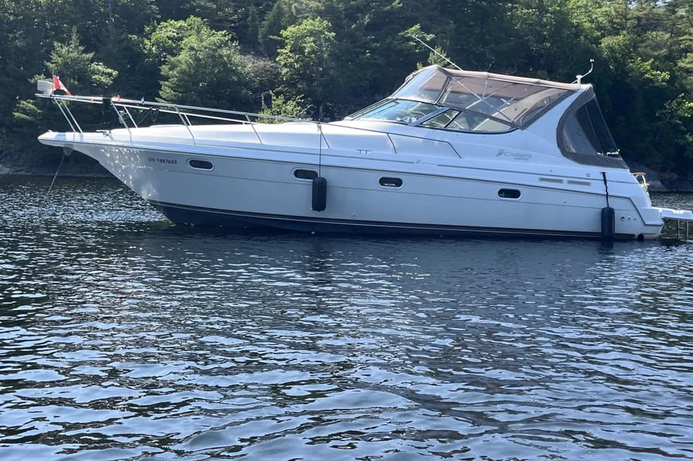Cruisers Yachts 3375 Esprit