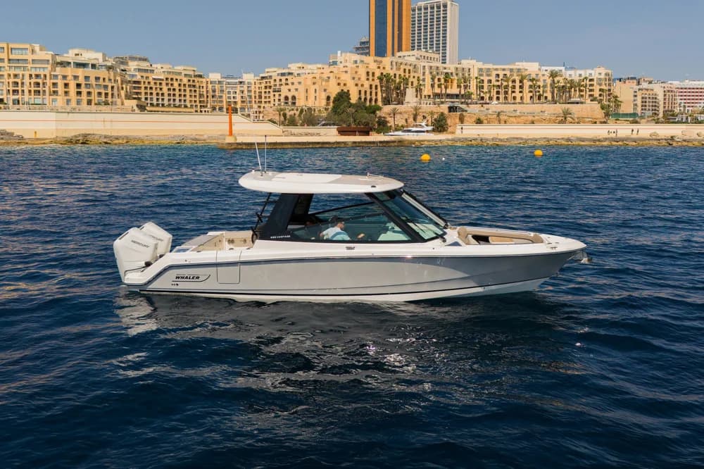 Boston Whaler 330 Vantage