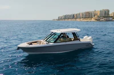 Boston Whaler 330 Vantage 2