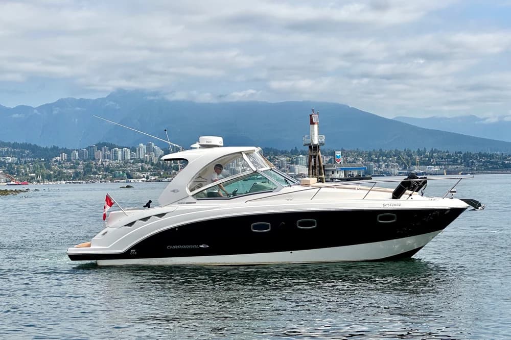 Chaparral 330 Signature