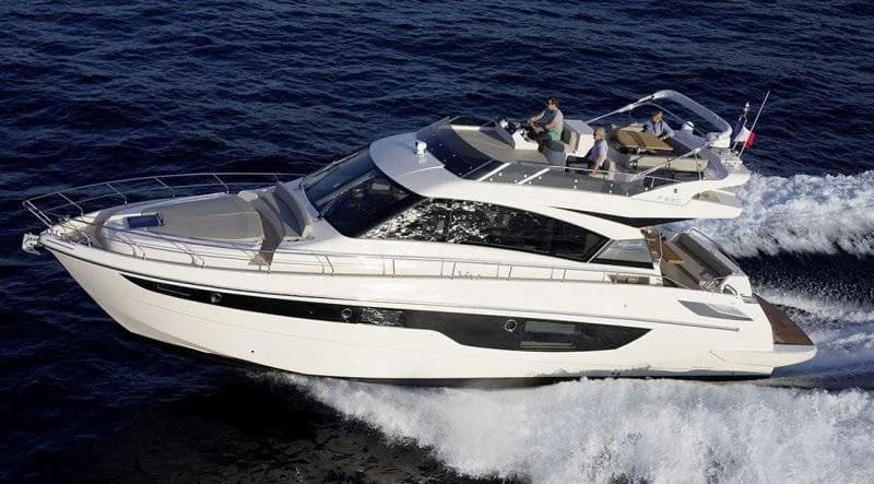 Cayman Yachts F520