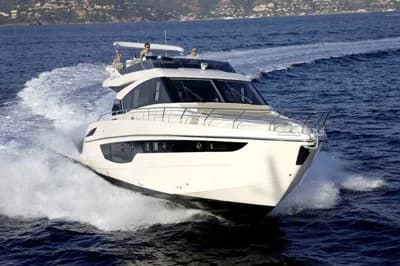 Cayman Yachts F520 2