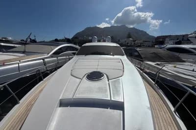 Pershing 64 2