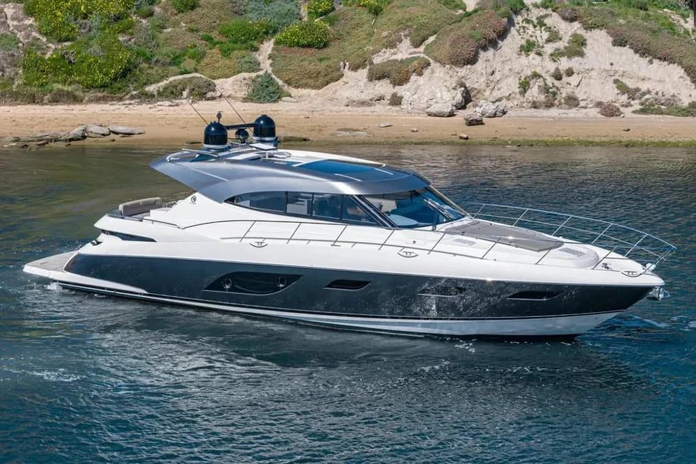 Riviera 6000 Sport Yacht Platinum Edition