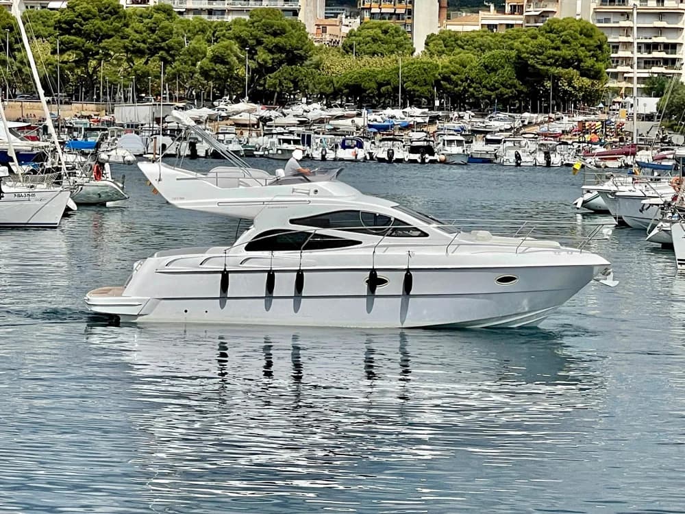Genesis Boats 37 Flybridge