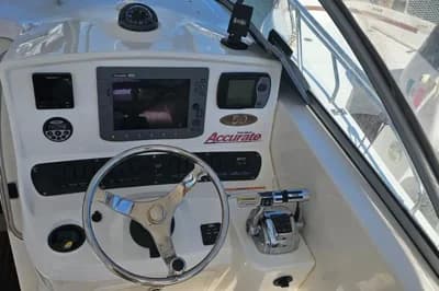 Boston Whaler 305 Conquest 2