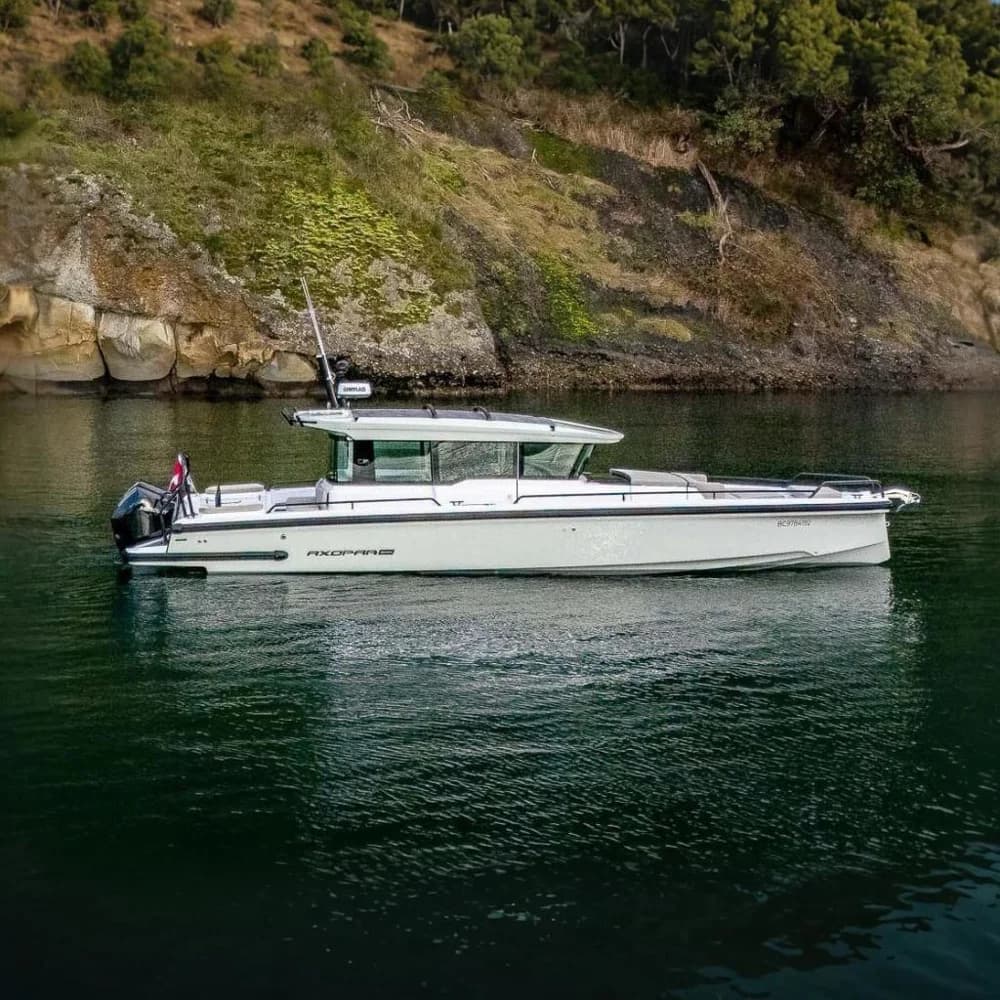 Axopar 37 XC Cross Cabin