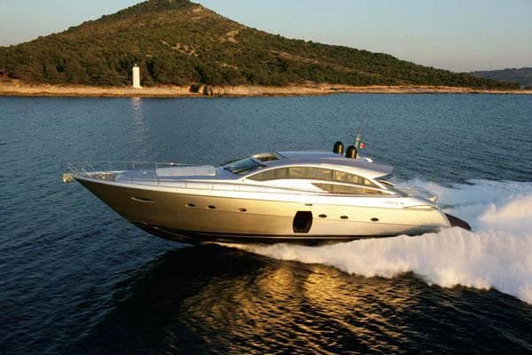 Pershing 72