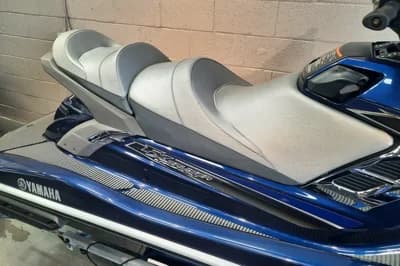 Yamaha WaveRunner FX Cruiser SHO 2