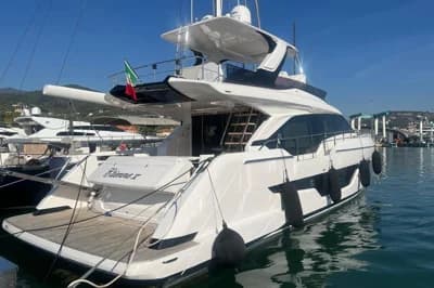 Ferretti Yachts 670 2