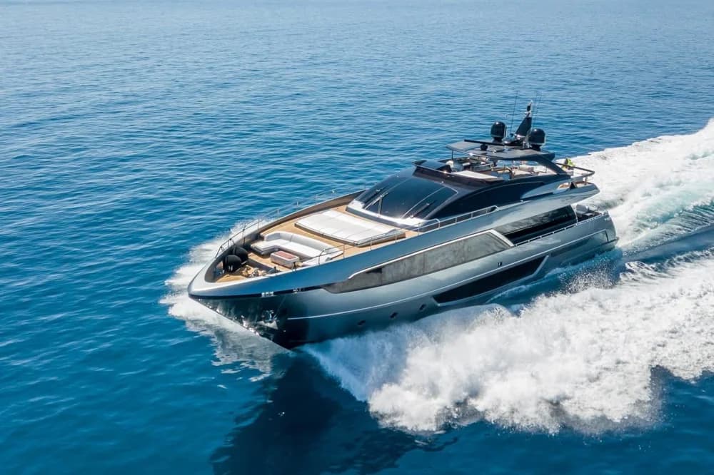 Riva 100' Corsaro