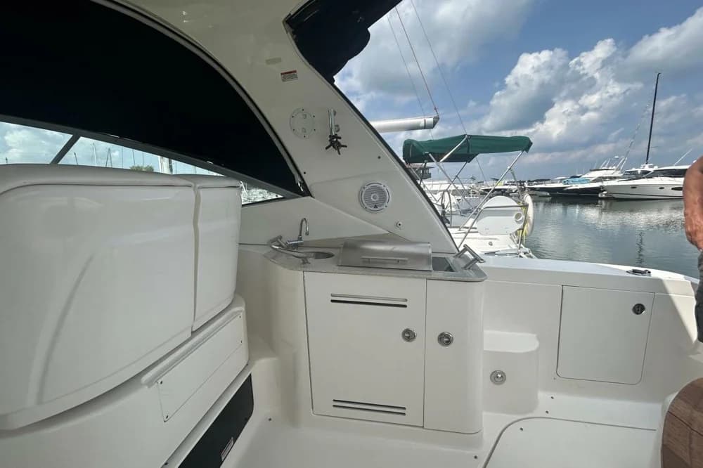Sea Ray Sundancer 370