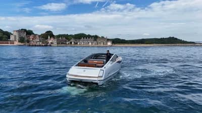 Fairline F//Line 33 2