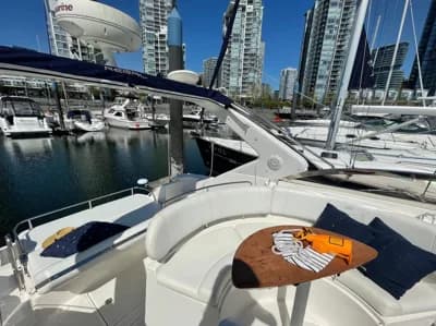Regal 3760 Sportyacht 2