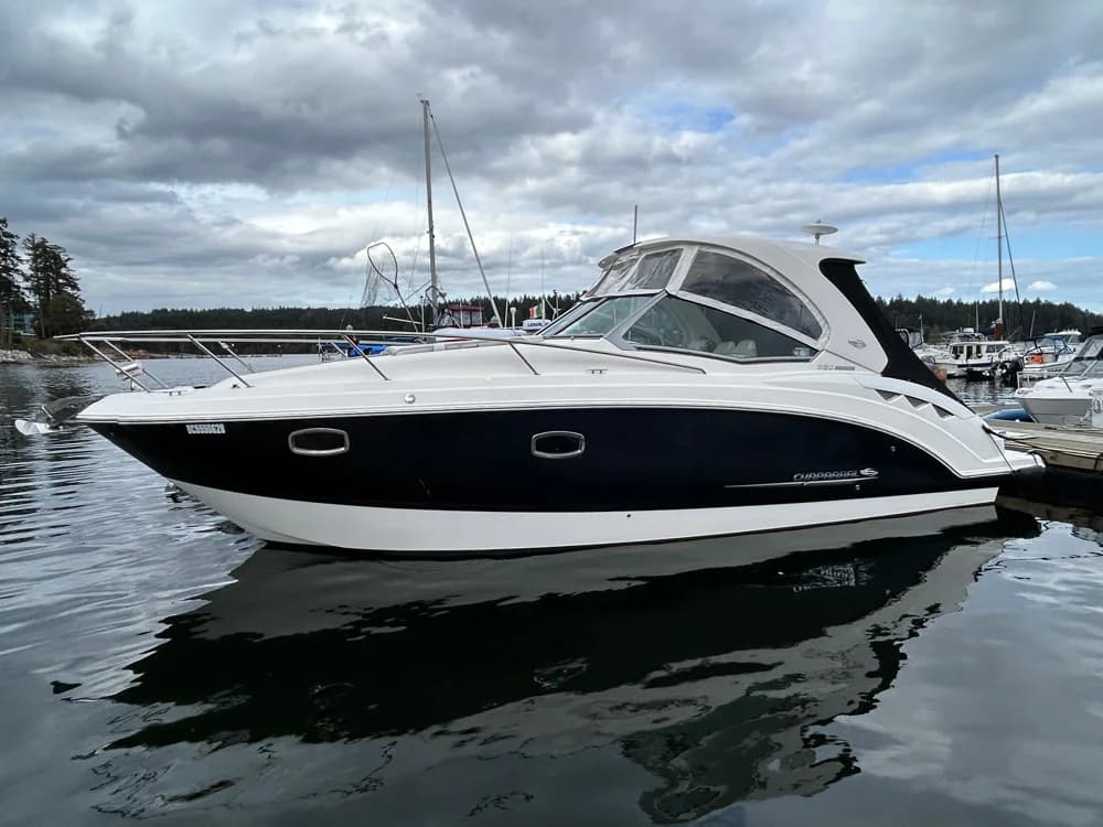 Chaparral 330 Signature