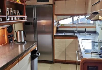 Ferretti Yachts Custom Line 94 3