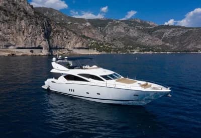 Sunseeker 82 Yacht 2
