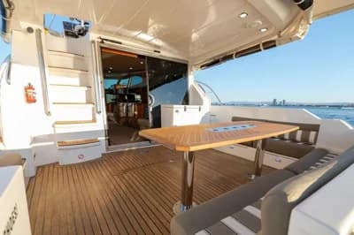 Dyna 51 Flybridge 3