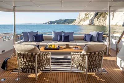 Custom Line Navetta 30 3