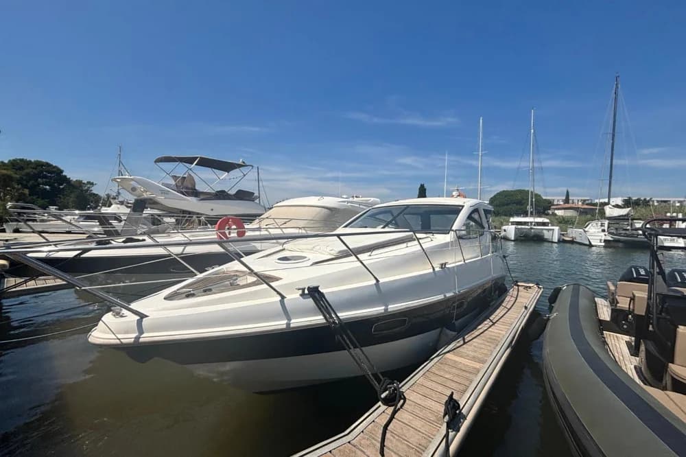 Sealine S38