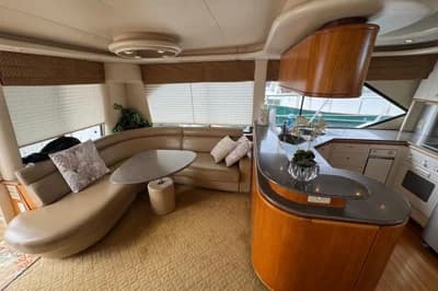 Bayliner 5788 Pilot House Motoryacht 3