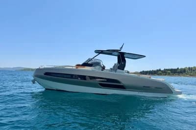 Invictus GT 320 2