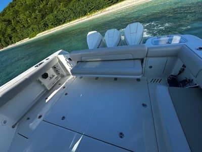 Boston Whaler 345 Conquest 3