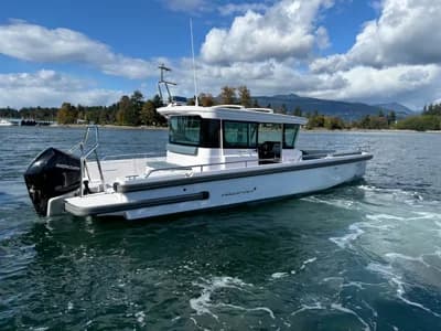 Axopar 28 Cabin 2