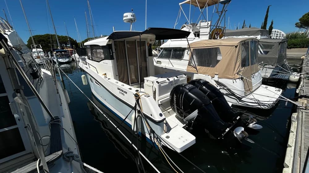 Quicksilver 905 Pilothouse