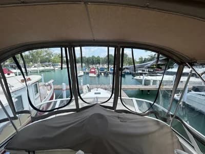 Sea Ray 400 Sedan Bridge 3