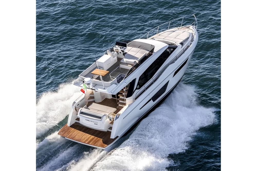 Ferretti Yachts 500