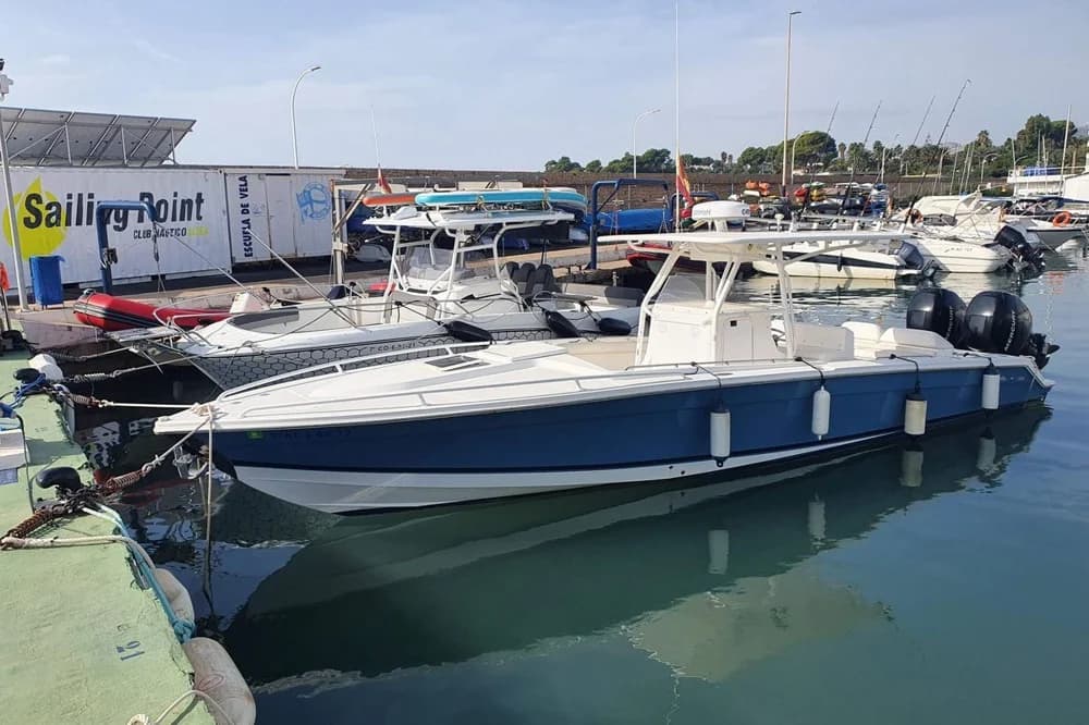 Marlago Fs 35 Center Console Cuddy