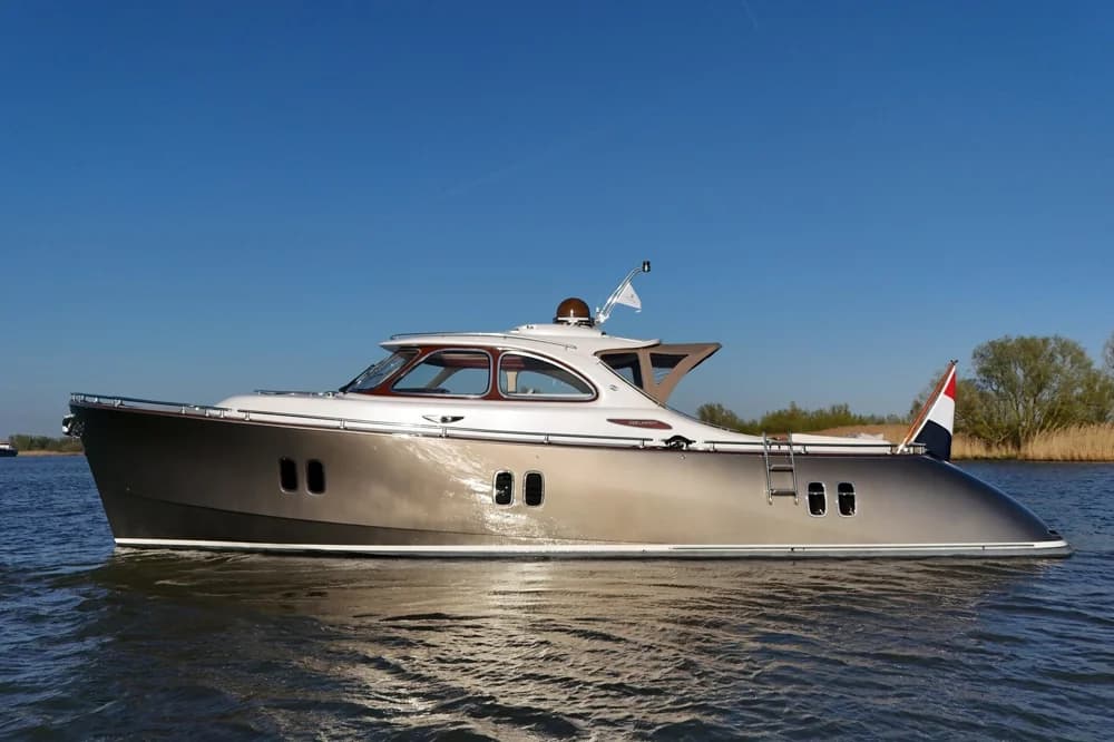 Zeelander Z44