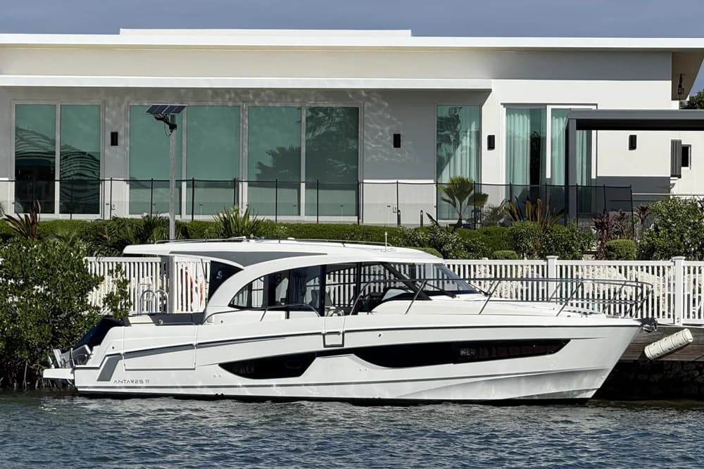 Beneteau Antares 11