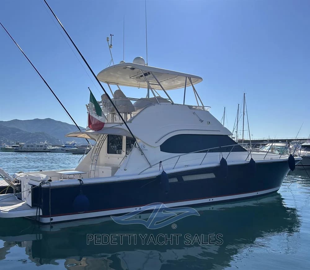 Custom Riviera Marine 47 G2 Flybridge