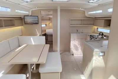 Beneteau Oceanis 40.1 2