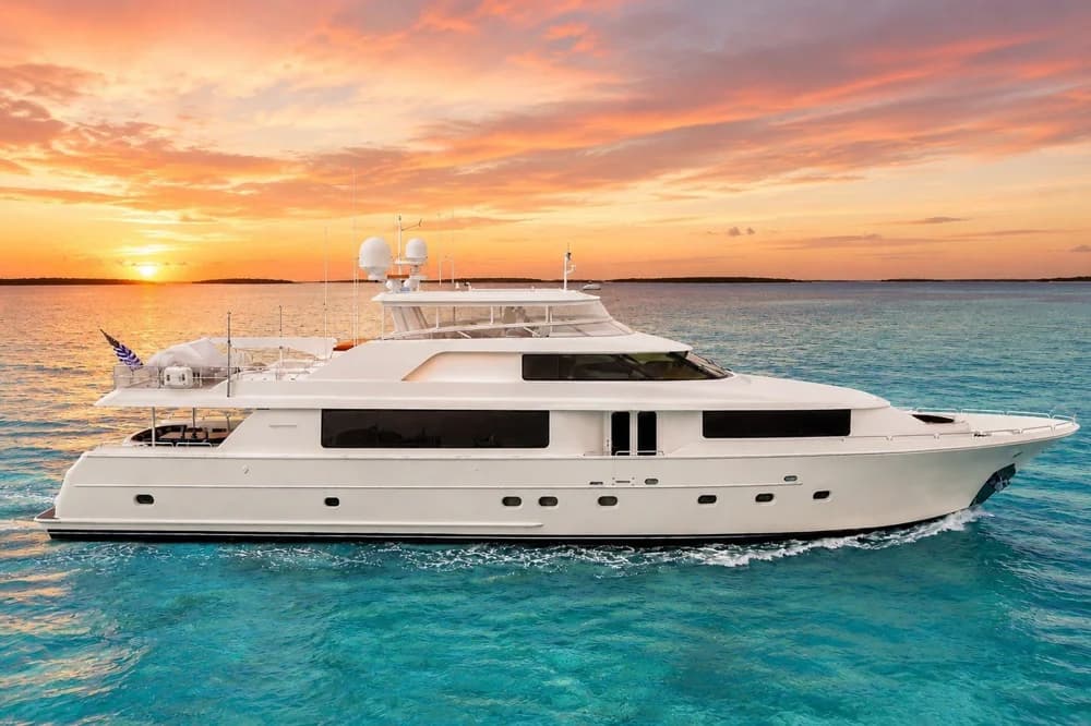 Westport 112 Westport Raised Pilothouse