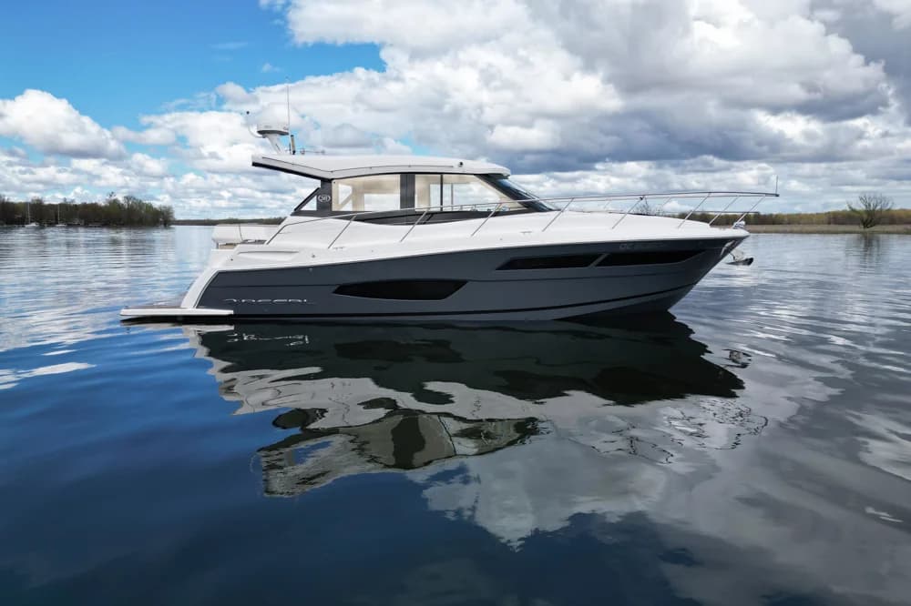 Regal 38 Grande Coupe