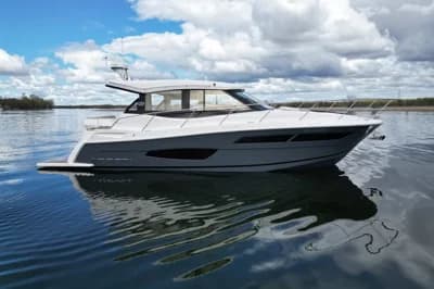Regal 38 Grande Coupe 2