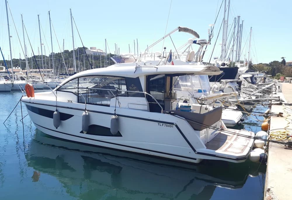 Sealine C330
