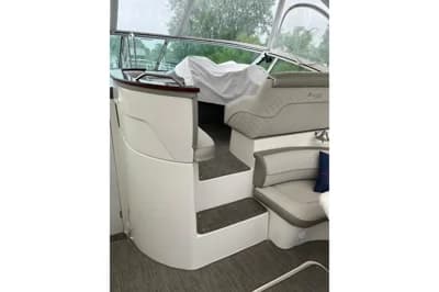 Cruisers Yachts 370 Express 2