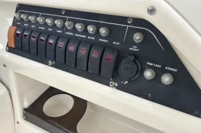 Boston Whaler 255 Conquest 3