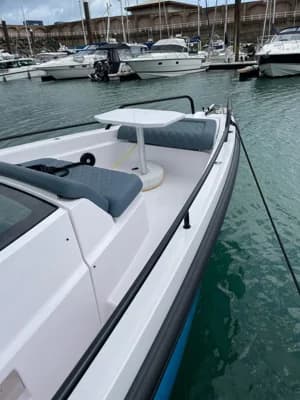 Axopar 37 XC Cross Cabin 2