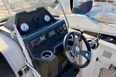 Quicksilver Activ 755 Sundeck 3