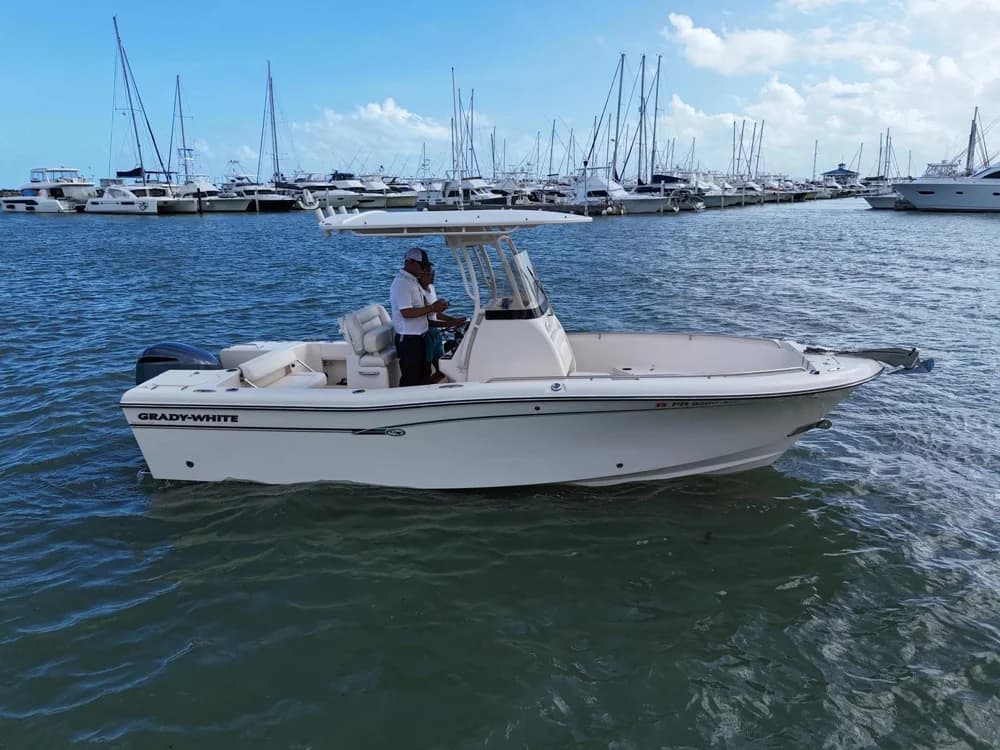 Grady-White Fisherman 230