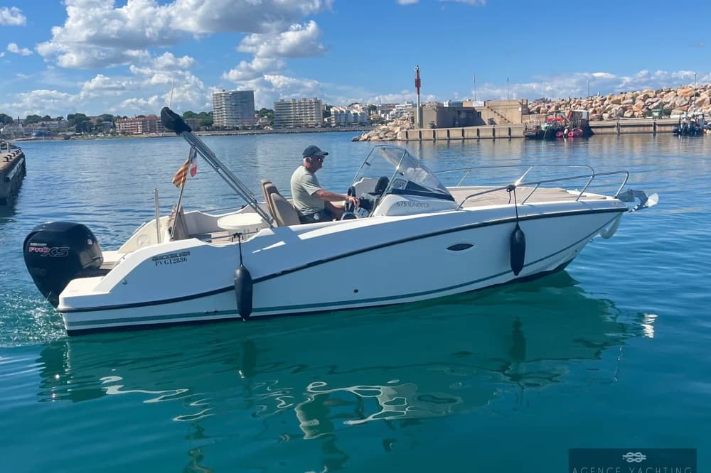 Quicksilver Activ 675 Sundeck