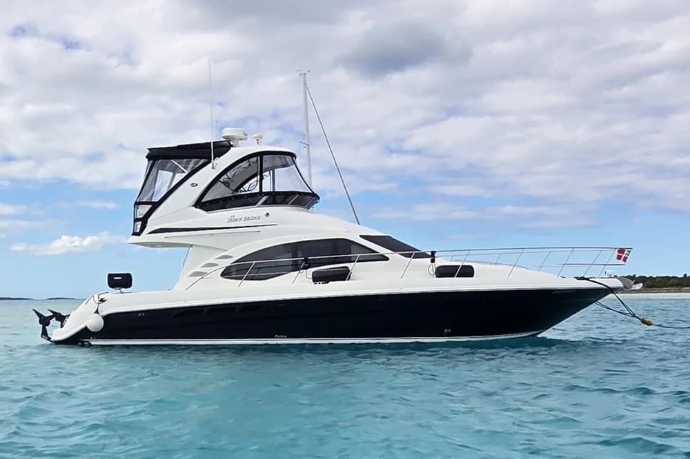 Sea Ray 44 Sedan Bridge
