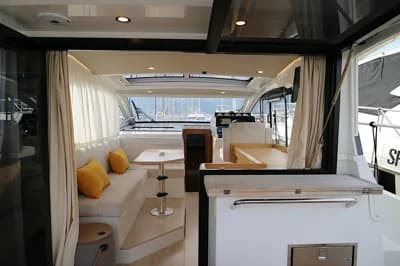 Sealine C330 2