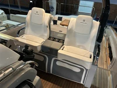 Invictus Yachts Invictus 320 GT met 2 x Mercruiser 270 pk diesel van 2024! 2